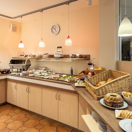 Diemelstadt Hotel Montana מראה חיצוני תמונה