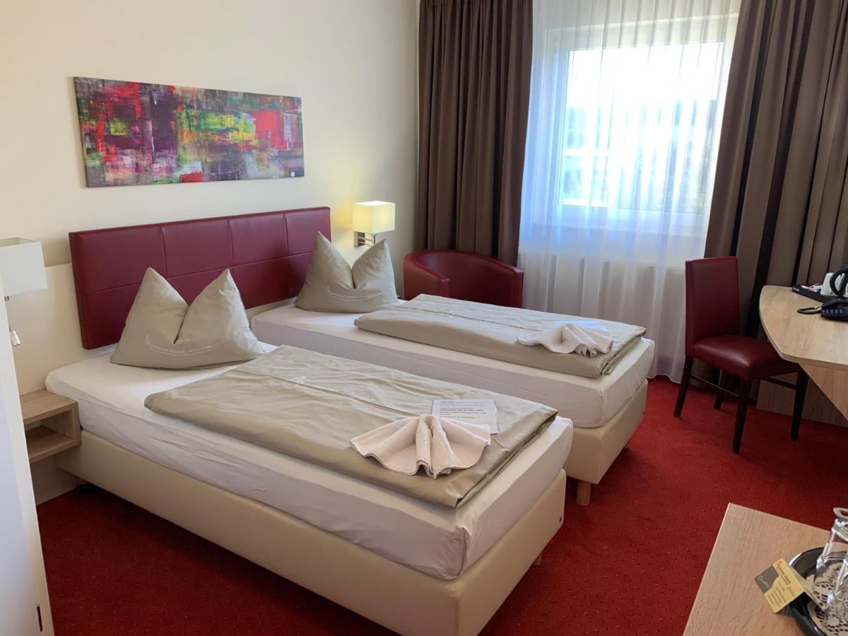 Diemelstadt Hotel Montana מראה חיצוני תמונה