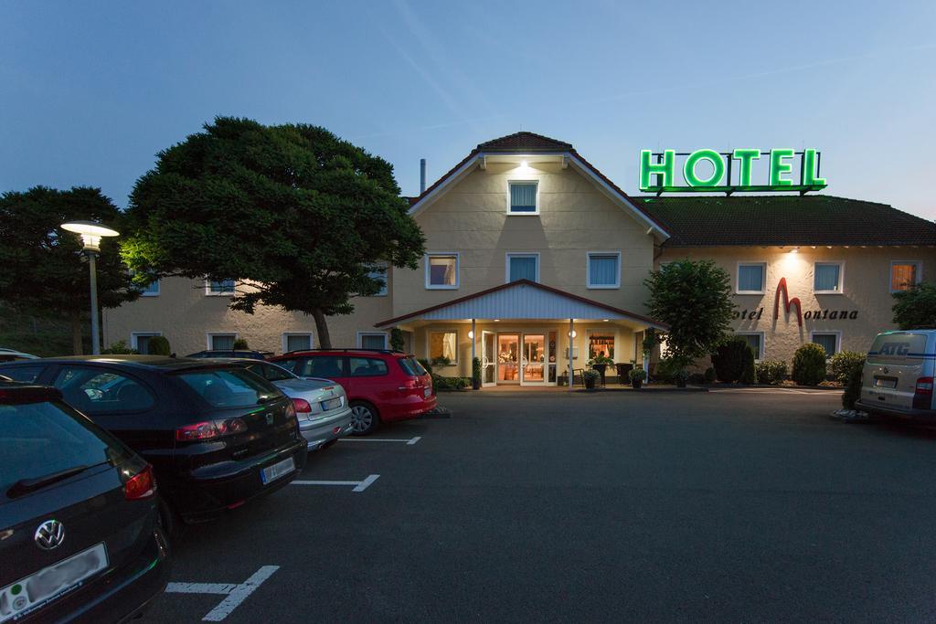 Diemelstadt Hotel Montana מראה חיצוני תמונה