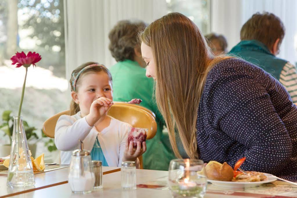 Diemelstadt Hotel Montana מראה חיצוני תמונה